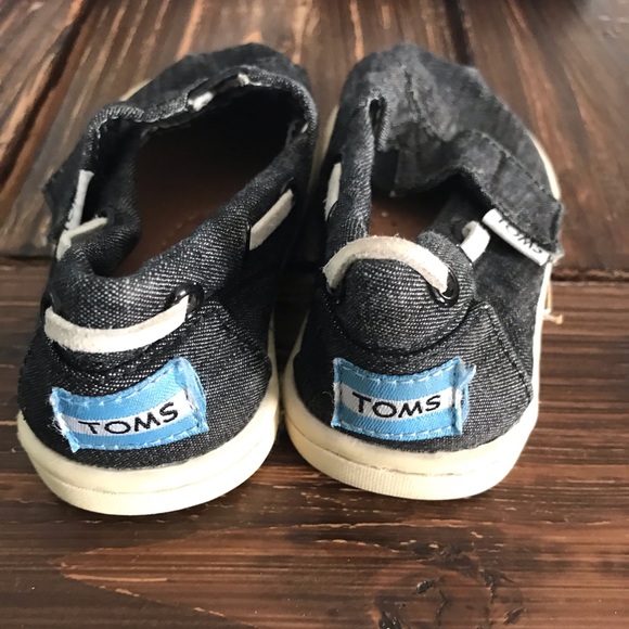 Toms - Picture 2 of 2